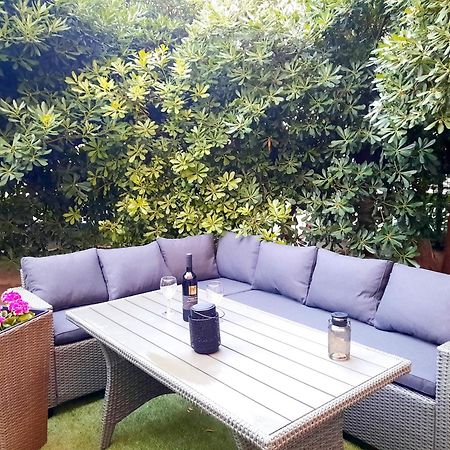 Split Symphony Veranda: Modern, New Apartment ภายนอก รูปภาพ