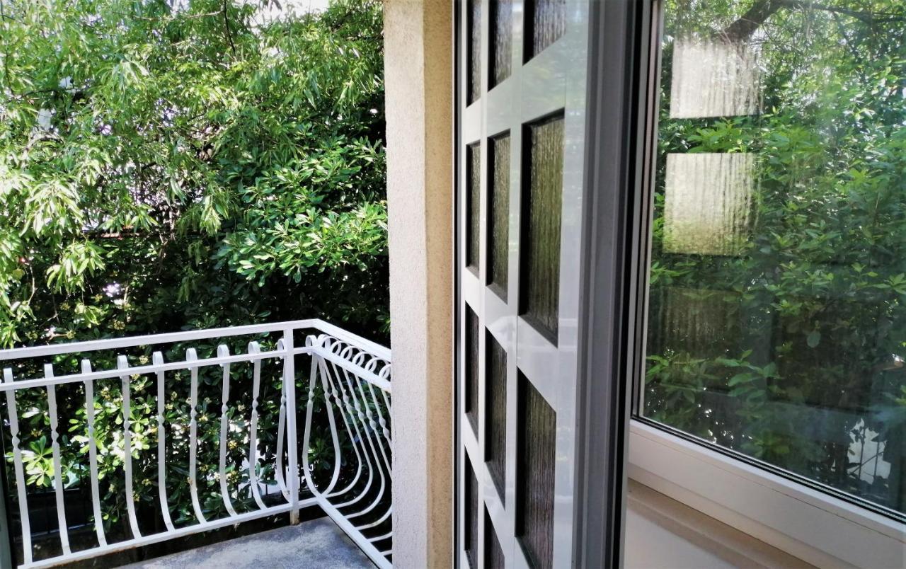 Split Symphony Veranda: Modern, New Apartment ภายนอก รูปภาพ