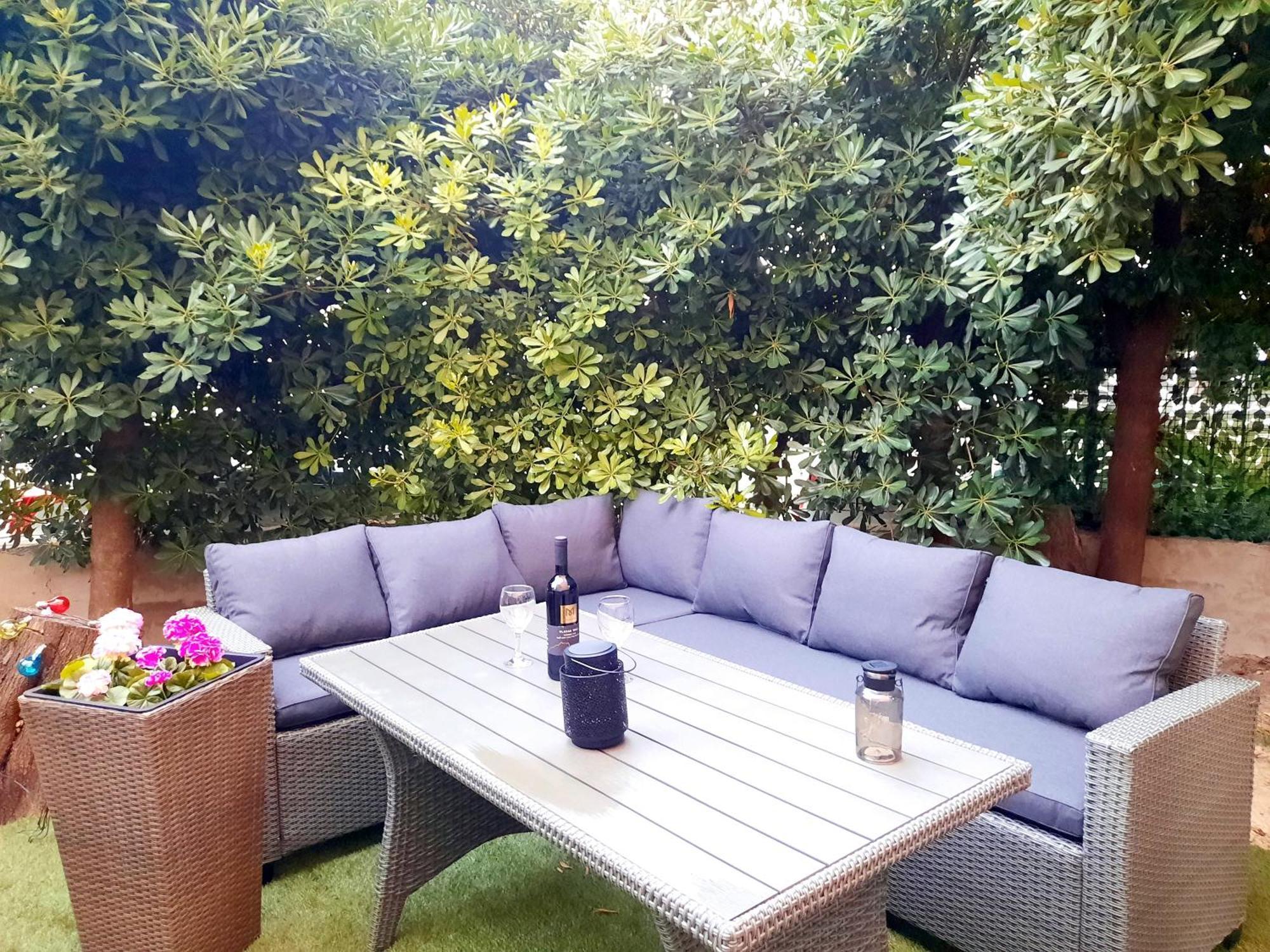 Split Symphony Veranda: Modern, New Apartment ภายนอก รูปภาพ