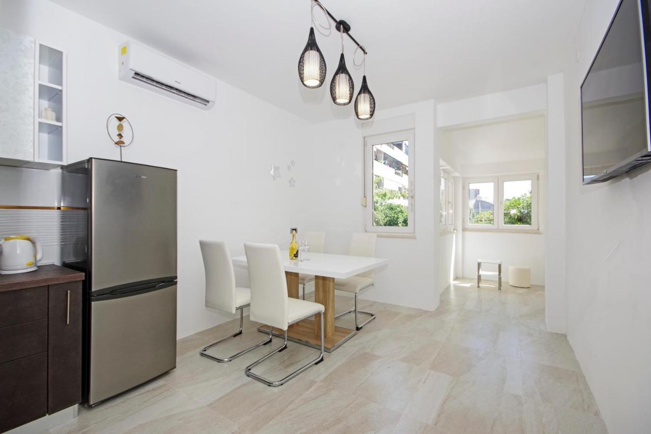 Split Symphony Veranda: Modern, New Apartment ภายนอก รูปภาพ